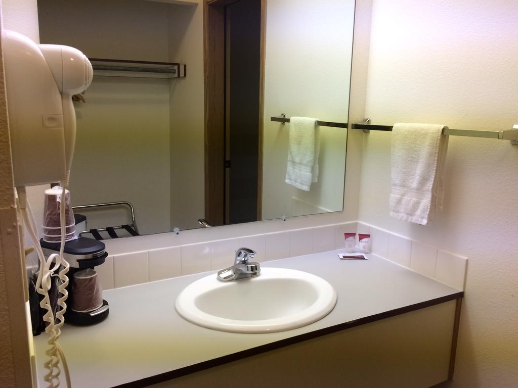 King Oscar Motel Сентралия Екстериор снимка