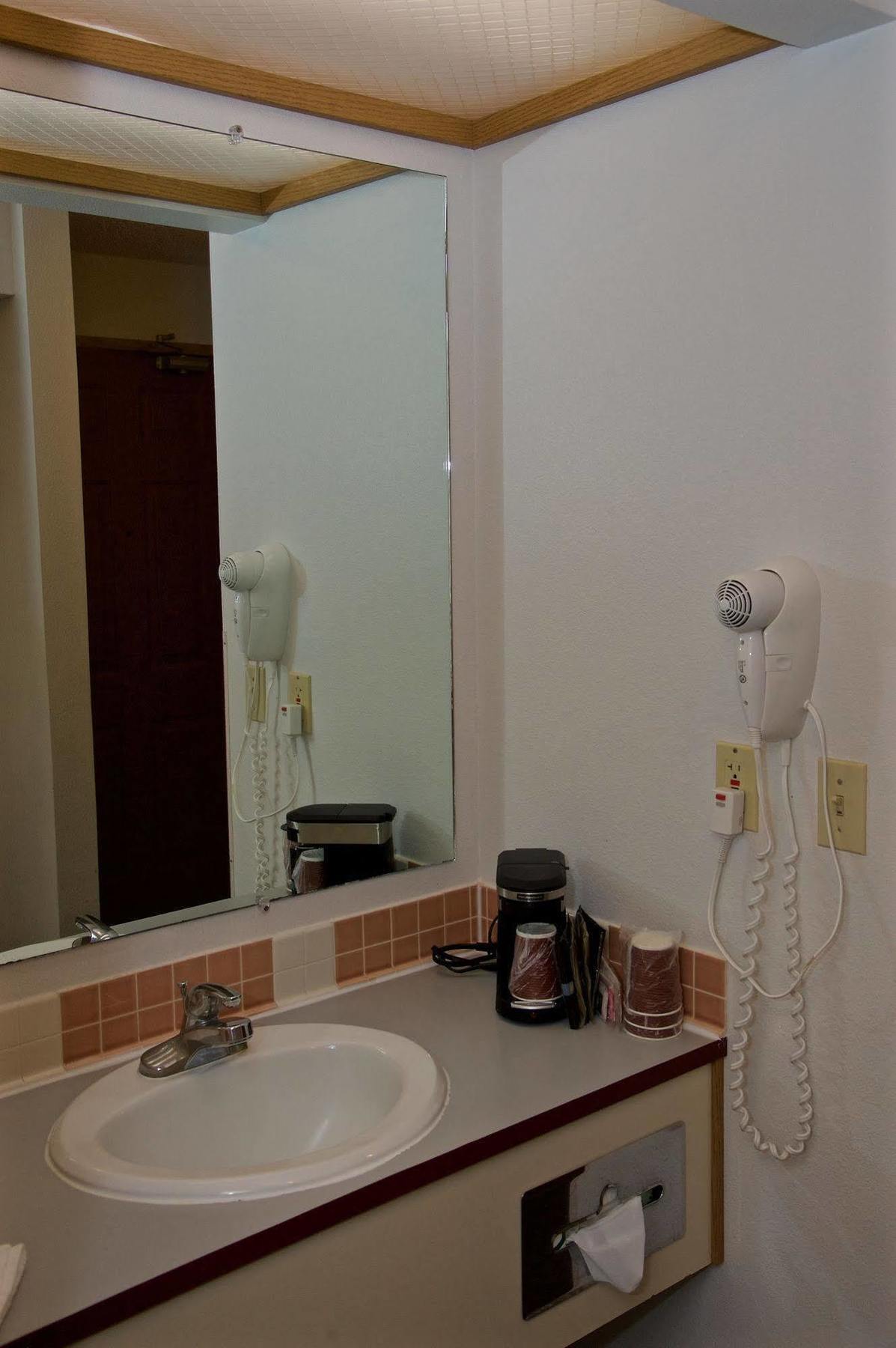 King Oscar Motel Сентралия Екстериор снимка