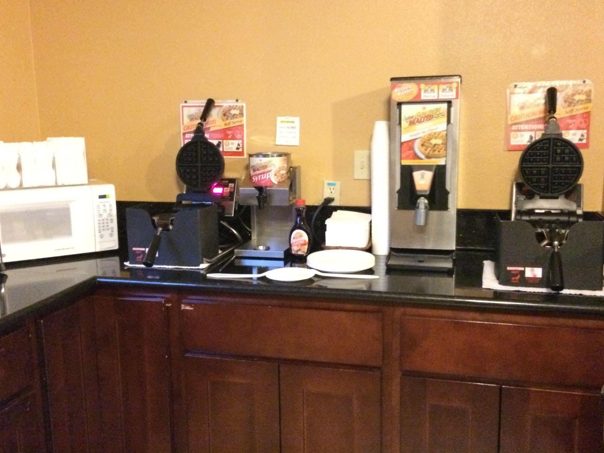 King Oscar Motel Сентралия Екстериор снимка